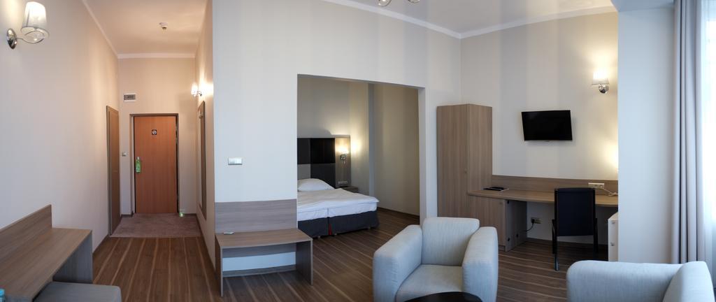 Hotel Srodmiejski Zielona Góra Habitación foto