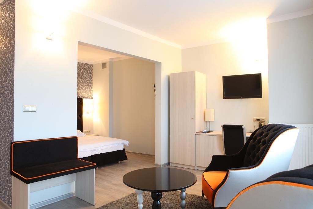 Hotel Srodmiejski Zielona Góra Habitación foto