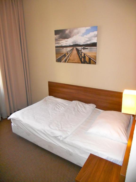 Hotel Srodmiejski Zielona Góra Habitación foto