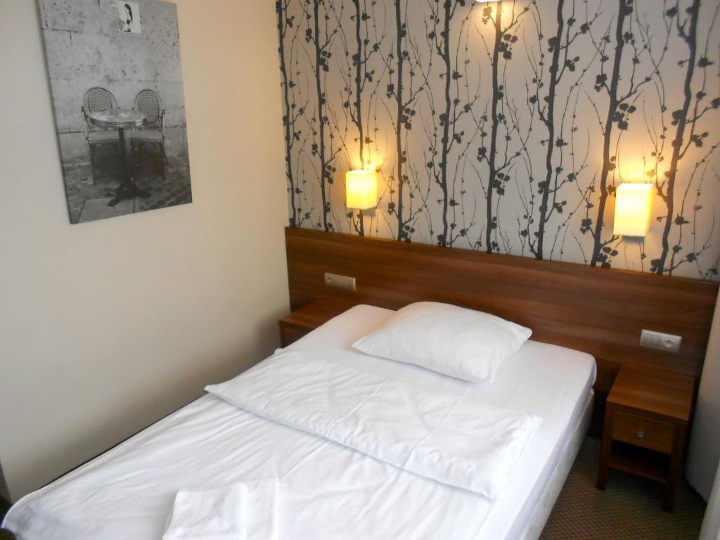 Hotel Srodmiejski Zielona Góra Habitación foto