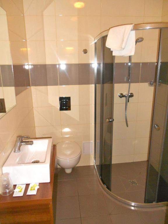 Hotel Srodmiejski Zielona Góra Habitación foto
