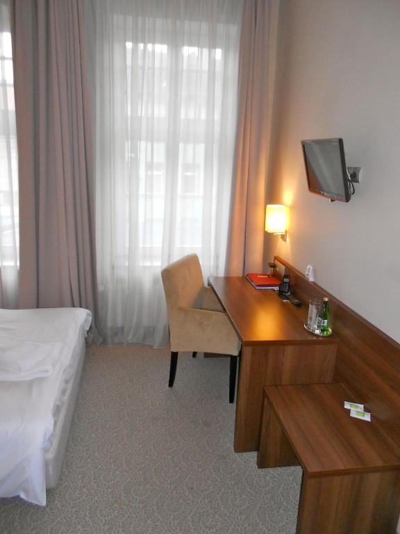 Hotel Srodmiejski Zielona Góra Habitación foto