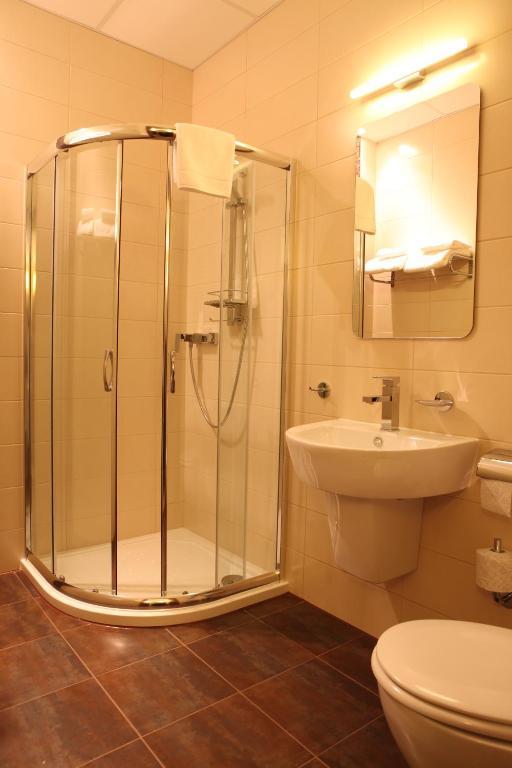 Hotel Srodmiejski Zielona Góra Habitación foto